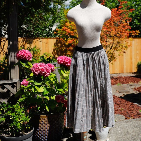 a new day Plaid Midi Skirt - Picture 1 of 4